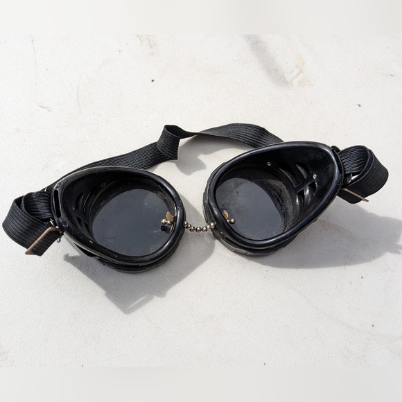 Vintage Steampunk Welder's Goggles - Picture 2 of 3